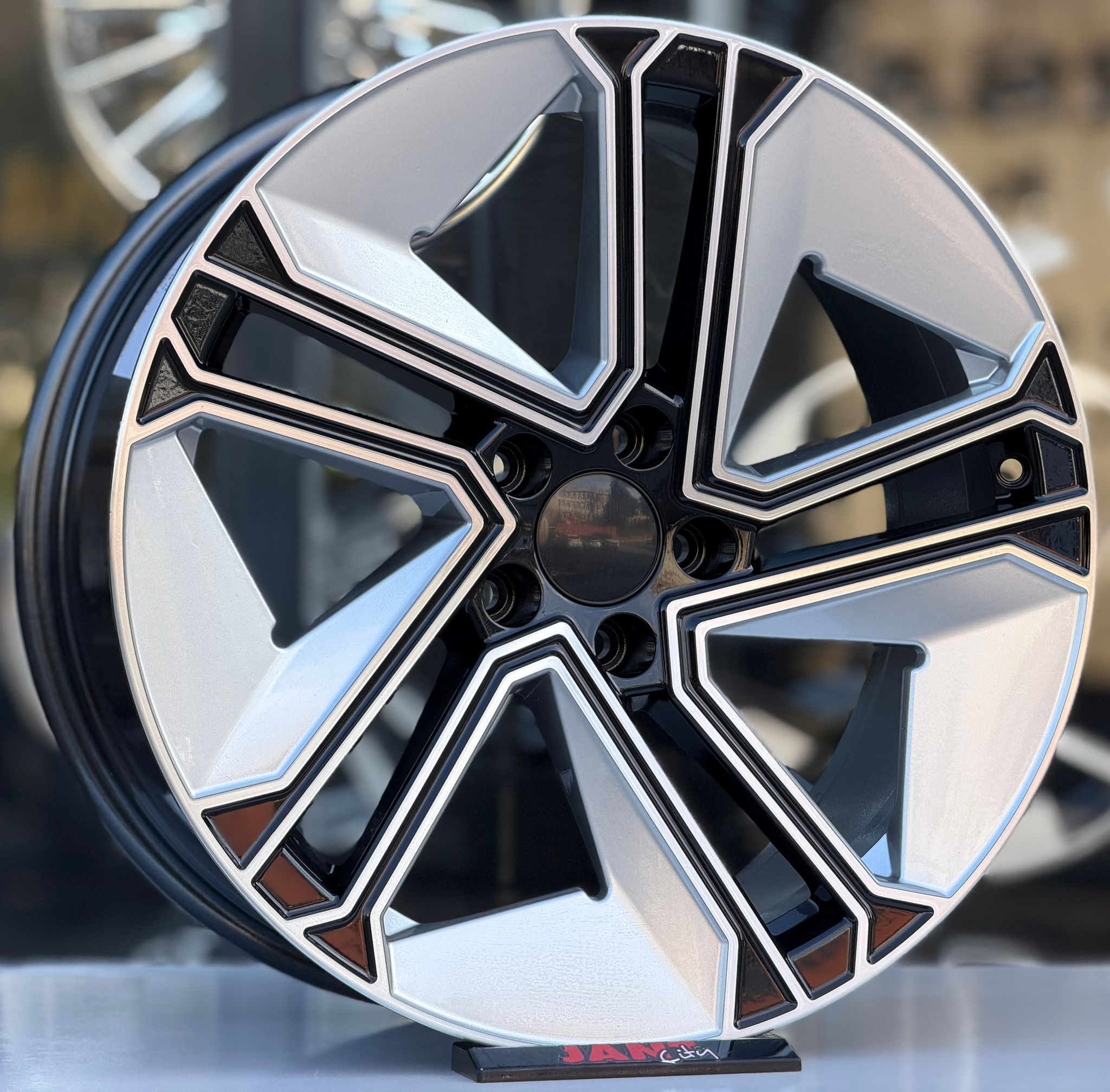 18′ 5X112 E-TRON JANT MODELİ küçük resim 2