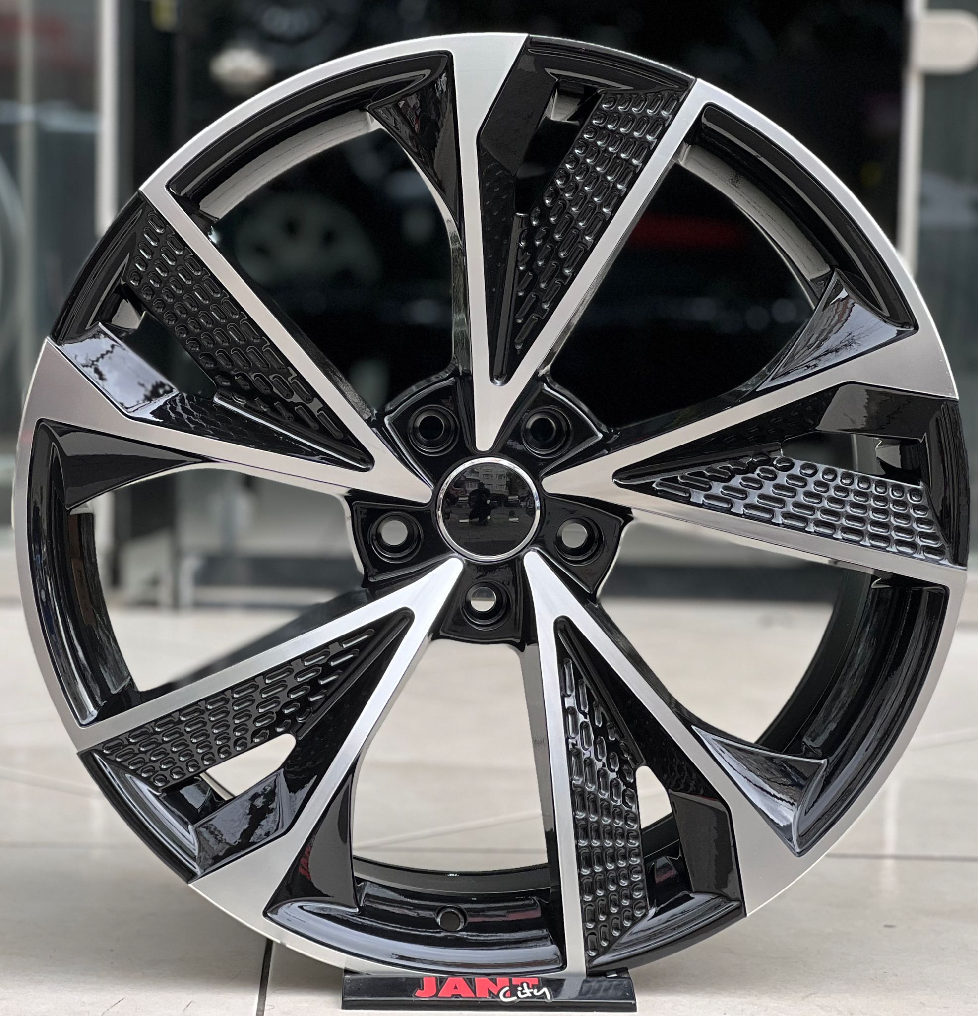 Audi 20′ 5X112 AUDI S LINE JANT MODELİ - Görsel 1