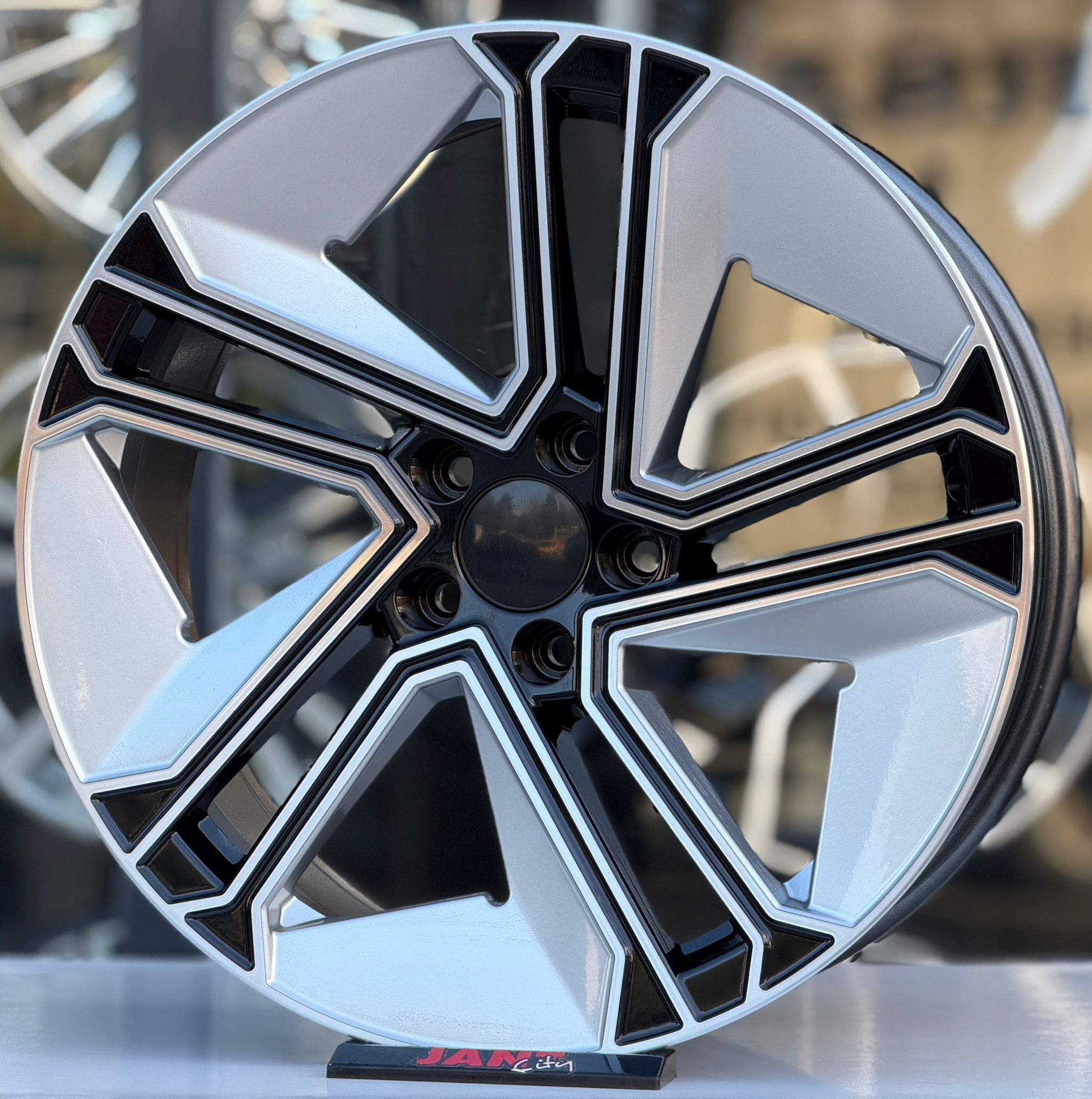 18′ 5X112 E-TRON JANT MODELİ küçük resim 3